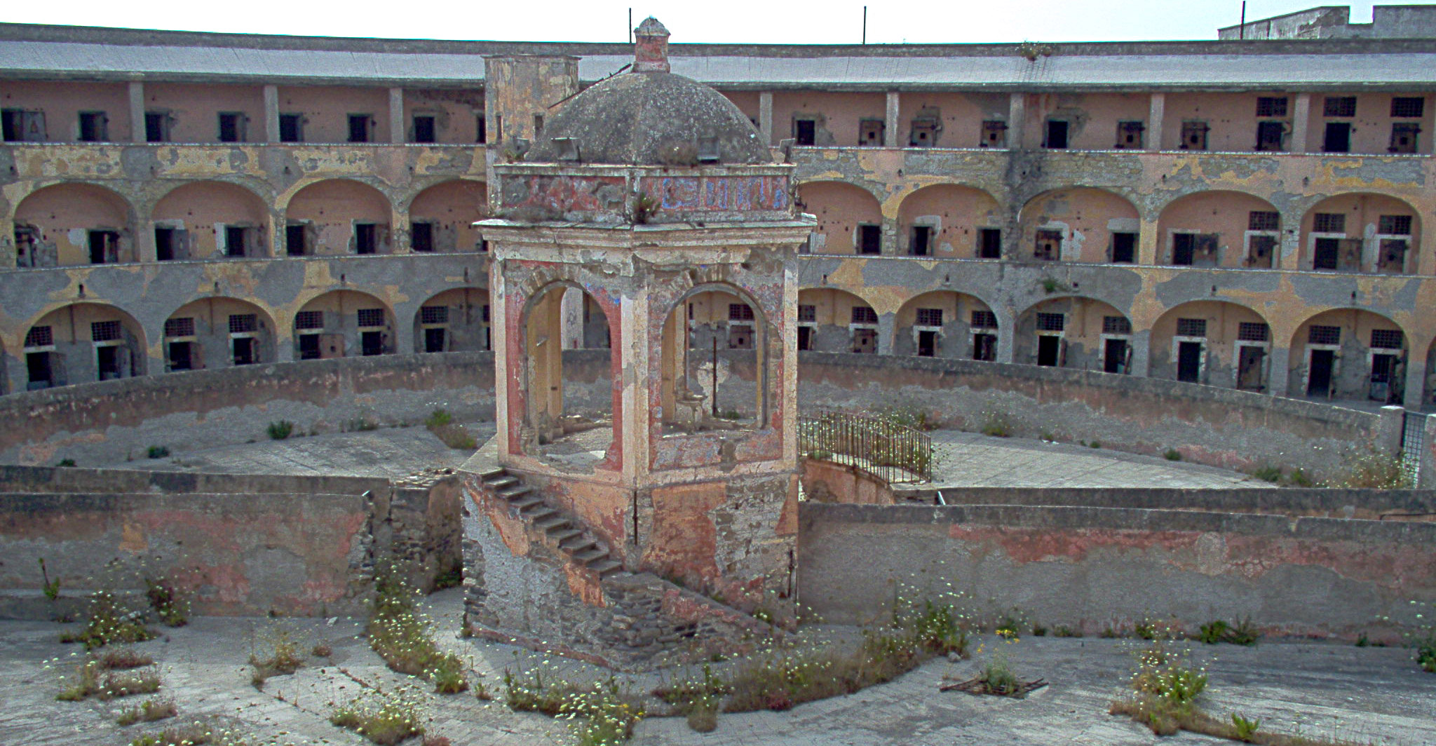 ex-carcere-isola-di-santo-stefano