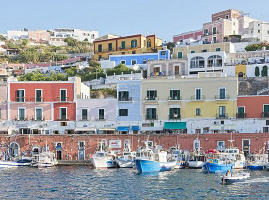 isola-di-ponza-porto-gommone-pontine