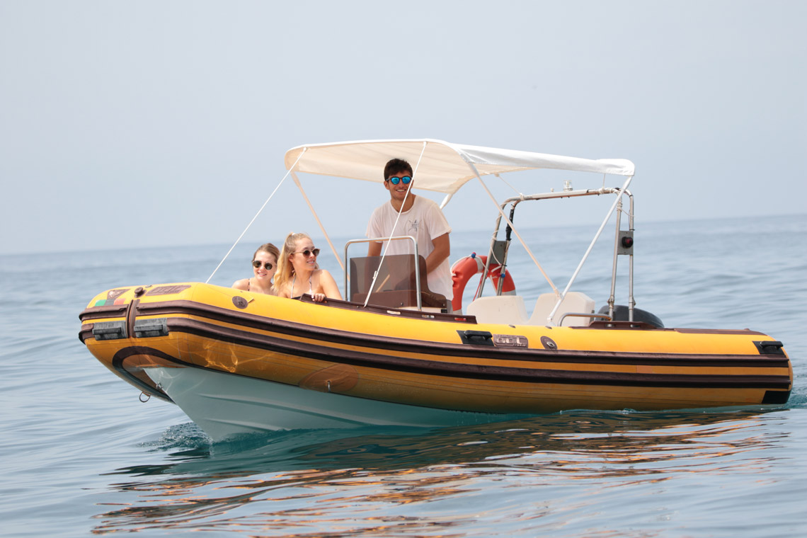bat-falcon-530-noleggio-gommone-circeo-gita-in-gommmone