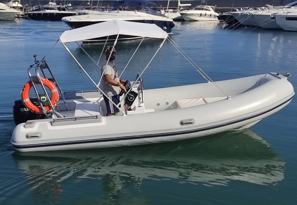 eurmarine-580-noleggio-gommone-circeo-isole-pontine-ponza-lato-sx-skipper-porto
