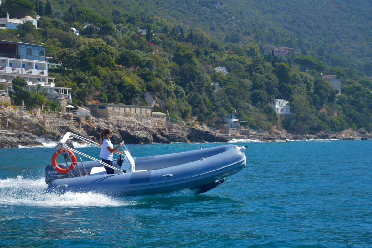 noleggio-gommone-circeo-mistral-530-punta-rossa